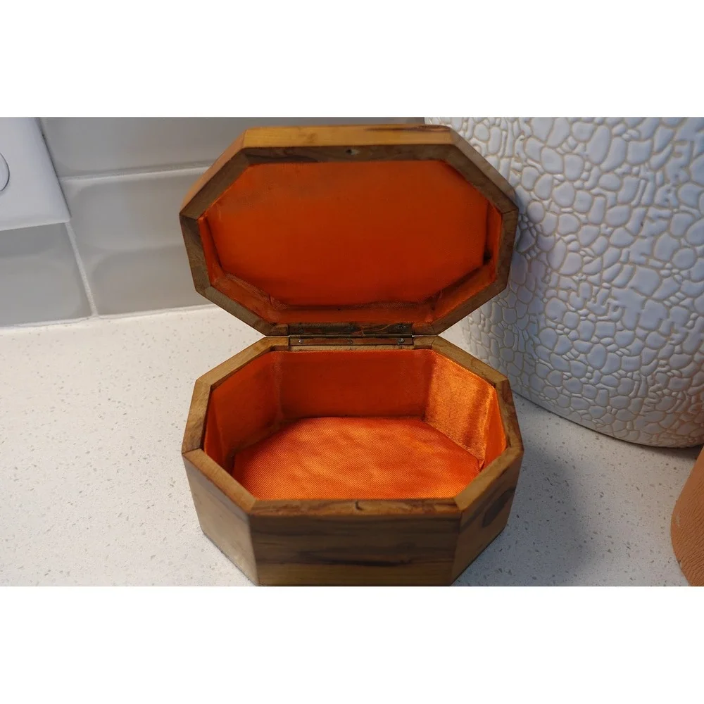 Vintage Jerusalem‎ Olive Wood Trinket Box Octagon Silhouette Palms Souvenir